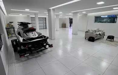 Imagem: A casa possui 5 Vagas na garagem e está localizado em Sítio