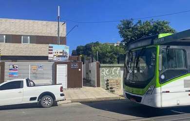 Imagem: A casa possui 2 Dormitórios, 1 Banheiro, 5 Vagas na garagem