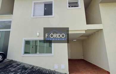 Imagem: A casa em condomínio possui 3 Dormitórios, 2 Banheiros, 1