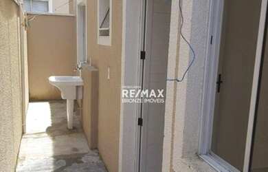 Imagem: A casa possui 2 Dormitórios, 1 Banheiro, 1 Vaga na garagem