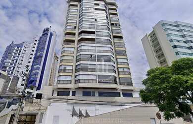 Imagem: O apartamento possui 3 Dormitórios, 1 Banheiro, 1 Vaga na garagem