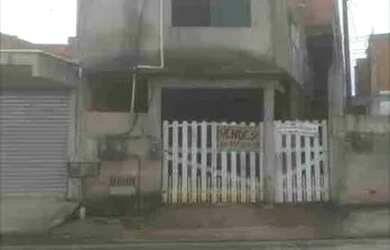 Imagem: A casa possui 1 Dormitório, 1 Banheiro, 1 Vaga na garagem e