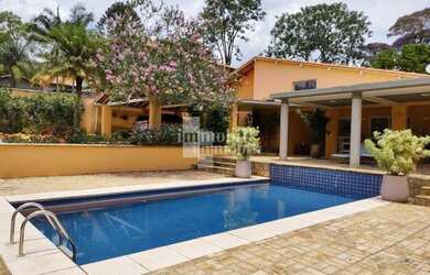 Imagem: A casa em condomínio possui 3 Dormitórios, 3 Banheiros, 4