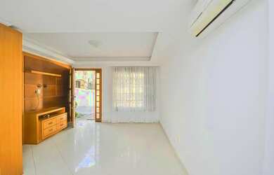 Imagem 2: PORTO ALEGRE - Casa de Condomínio - Tristeza