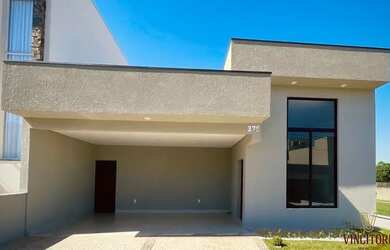 Imagem: A casa em condomínio possui 3 Dormitórios, 3 Banheiros, 4