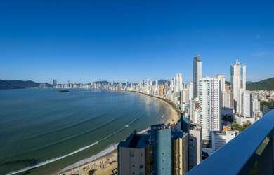 Imagem: O apartamento possui 3 Dormitórios, 5 Banheiros, 3 Vagas na