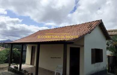 Imagem: A casa possui 1 Dormitório, 1 Banheiro, 2 Vagas na garagem