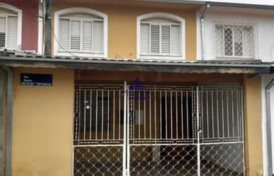 Imagem: A casa possui 3 Dormitórios, 2 Banheiros, 1 Vaga na garagem