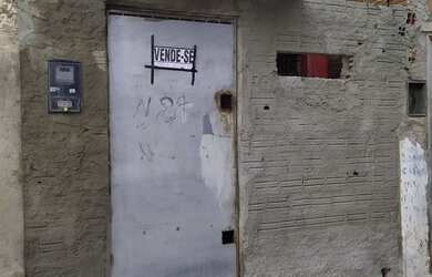 Imagem: A casa possui 1 Dormitório, 1 Banheiro e está localizado