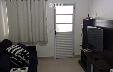 Imagem: A casa possui 2 Dormitórios, 1 Banheiro, 1 Vaga na garagem