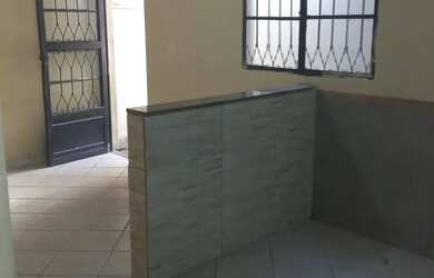 Imagem: A casa possui 1 Dormitório, 1 Banheiro e está localizado