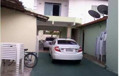 Imagem: A casa possui 5 Dormitórios, 4 Banheiros, 5 Vagas na garagem