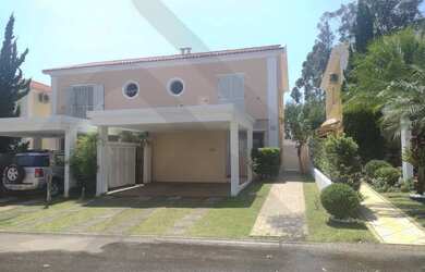 Imagem: A casa em condomínio possui 3 Dormitórios, 3 Banheiros, 2