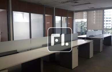 Imagem: O depósito possui 5 Vagas na garagem e 226m² de Área e está