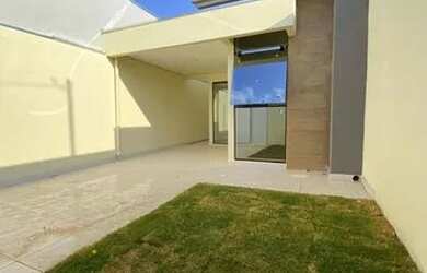 Imagem: A casa possui 2 Dormitórios, 1 Banheiro, 1 Vaga na garagem