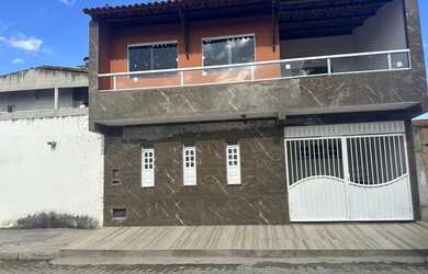 Imagem: A casa possui 2 Dormitórios, 2 Banheiros e está localizado