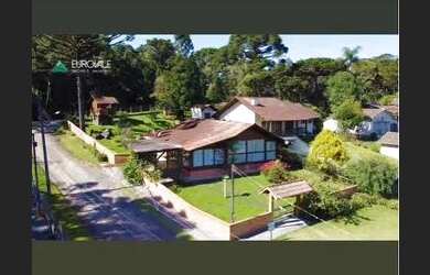 Imagem: A casa possui 3 Dormitórios, 2 Banheiros, 600m² de Área