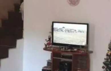 Imagem: A casa possui 3 Dormitórios, 2 Banheiros, 226m² de Área e