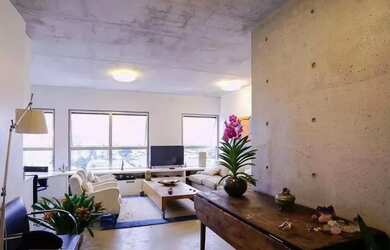 Imagem: O apartamento possui 1 Dormitório, 2 Banheiros, 1 Vaga na garagem