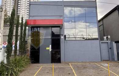 Imagem: O depósito possui 4 Vagas na garagem, 295m² de Área e está