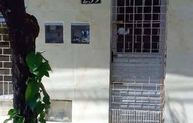 Imagem: A casa possui 1 Dormitório, 1 Banheiro, 70m² de Área e está