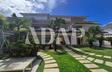 Imagem: A casa em condomínio possui 5 Dormitórios, 5 Banheiros, 5