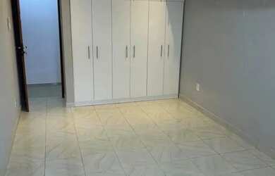 Imagem 3: Alugo espaçosa casa em Condomínio na Constantino Nery