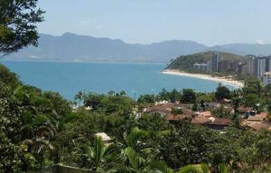 Imagem: A casa possui 5 Dormitórios, 5 Banheiros, 5 Vagas na garagem