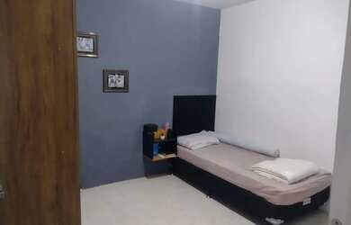 Imagem 12: Casa no Bairro Hípica, com terreno de 10 metros de frente por 33 metros...