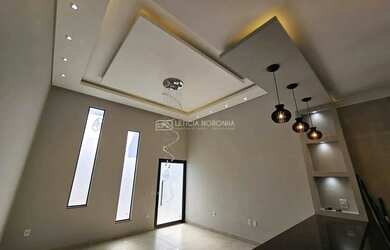 Imagem: A casa possui 3 Dormitórios, 2 Banheiros, 3 Vagas na garagem