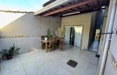 Imagem: A casa possui 2 Dormitórios, 2 Banheiros, 1 Vaga na garagem