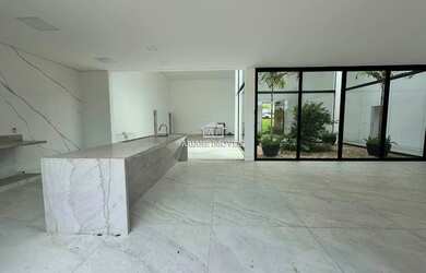 Imagem 13: Mansão 4 suítes, pé direito aprox. 6m no Aldeias do Lago