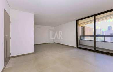 Imagem: O apartamento possui 4 Dormitórios, 4 Banheiros, 3 Vagas na