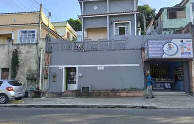 Imagem: A casa possui 3 Dormitórios, 1 Banheiro, 1 Vaga na garagem