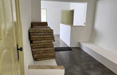 Imagem: O depósito possui 3 Vagas na garagem, 130m² de Área e está