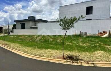 Imagem: O terreno possui 384m² de Área e está localizado em Parque