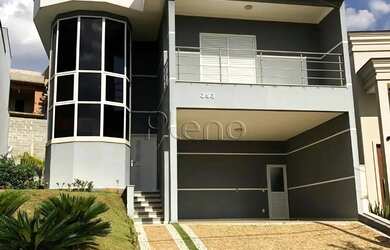 Imagem: A casa em condomínio possui 3 Dormitórios, 2 Banheiros, 4