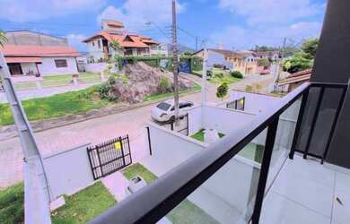 Imagem: A casa possui 2 Dormitórios, 2 Banheiros, 2 Vagas na garagem