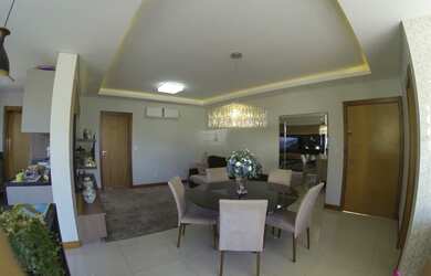 Imagem: O apartamento possui 4 Dormitórios, 2 Banheiros, 2 Vagas na