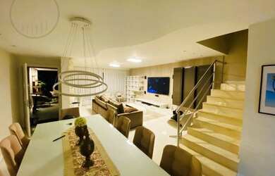 Imagem: A casa em condomínio possui 5 Dormitórios, 4 Banheiros, 4