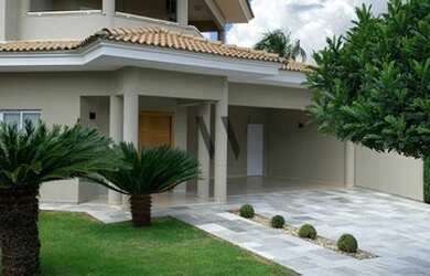 Imagem: A casa em condomínio possui 3 Dormitórios, 1 Banheiro, 373m²