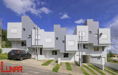 Imagem: A casa possui 2 Dormitórios, 1 Banheiro, 1 Vaga na garagem