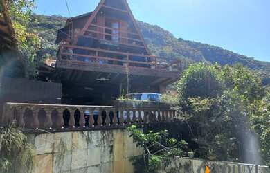 Imagem: A casa possui 3 Dormitórios, 1 Banheiro e 389m² de Área e