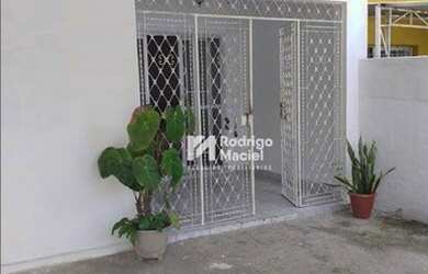 Imagem: A casa possui 3 Dormitórios, 1 Banheiro, 4 Vagas na garagem