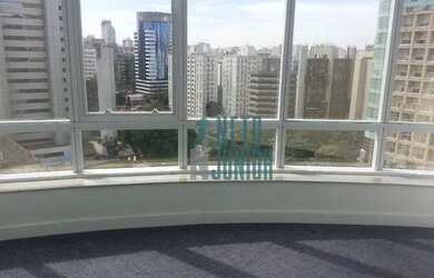 Imagem: O depósito possui 3 Vagas na garagem e 98m² de Área e está