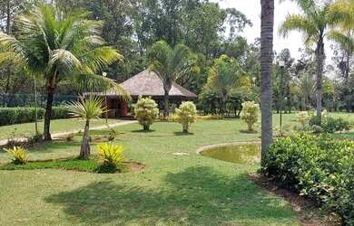 Imagem: A casa possui 4 Dormitórios, 4 Banheiros, 1 Vaga na garagem