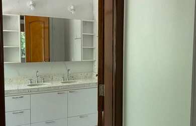 Imagem: A casa em condomínio possui 3 Dormitórios, 3 Banheiros, 5