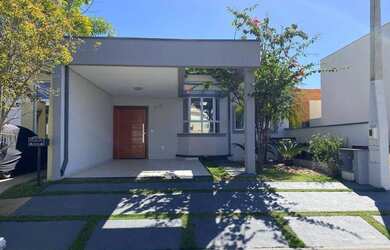 Imagem: A casa em condomínio possui 3 Dormitórios, 2 Banheiros, 2