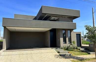 Imagem: A casa em condomínio possui 3 Dormitórios, 4 Banheiros, 2