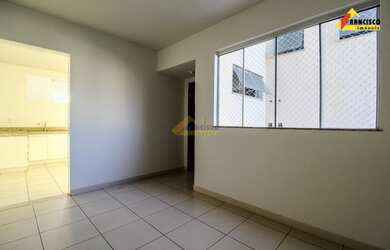 Imagem: O apartamento possui 3 Dormitórios, 1 Banheiro, 1 Vaga na garagem